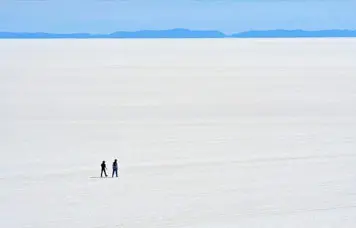 Viagens de Silêncio: 8 destinos onde a ausência de sons transforma a experiência de viagem